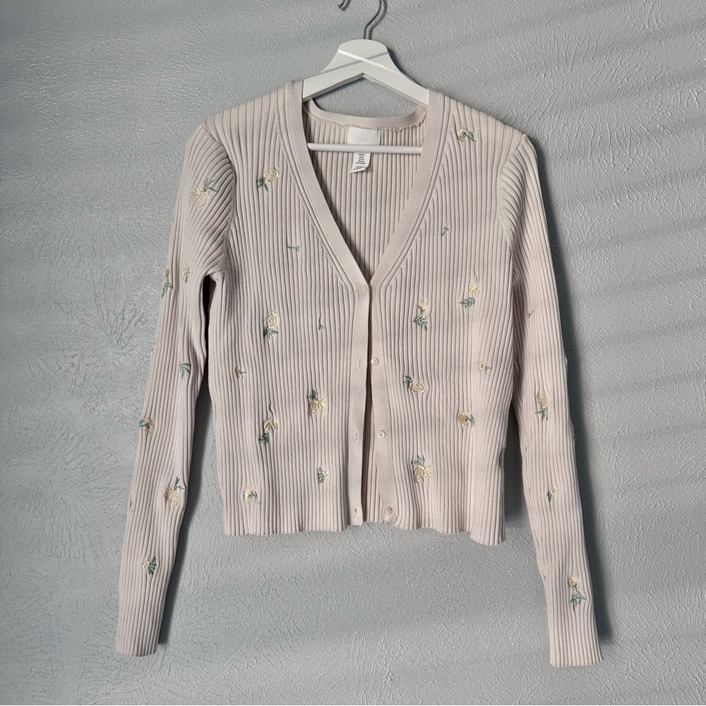 Embroidered Floral Cardigan Sweater - Picture 6 of 8